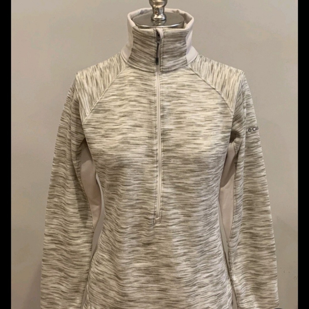 Columbia Green and Cream Women's Medium Fleece Sweatshirt
